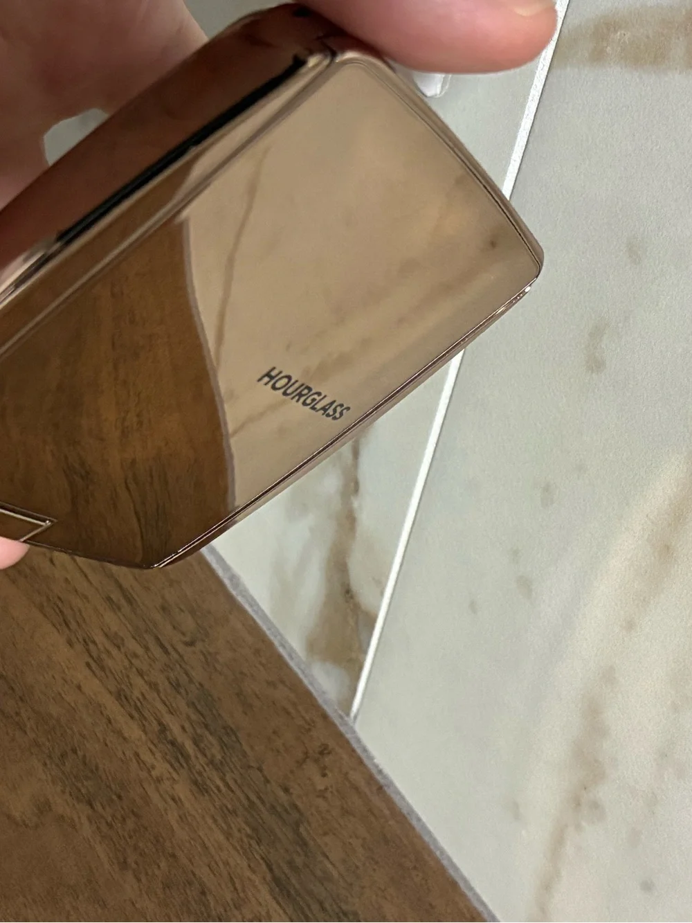 Hourglass ambient lighting